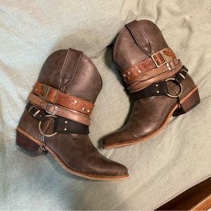 Durango Cowgirl booties!